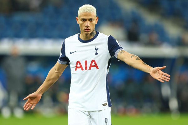Reporter: Richarlison will not leave the team this summer, Frank regards him as a key player for Tottenham